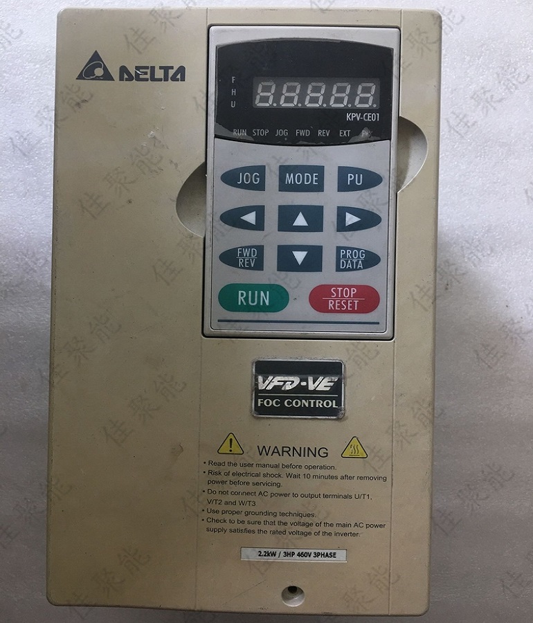 山東煙臺(tái)專業(yè)維修臺(tái)達(dá)變頻器變頻器，承接全國(guó)的臺(tái)達(dá)變頻器變頻器維修業(yè)務(wù)和煙臺(tái)及周邊地區(qū)的安裝調(diào)試業(yè)務(wù)。我們將用精湛的技術(shù)、優(yōu)質(zhì)的服務(wù)為您排憂解難！  臺(tái)達(dá)變頻器變頻器維修，可快速解決臺(tái)達(dá)變頻器變頻器故障：整流模塊損壞、逆變模塊損壞、上電無(wú)顯示、顯示過電壓或欠電壓、顯示過電流或接地短路、電源與驅(qū)動(dòng)板啟動(dòng)顯示過電流、空載輸出電壓正常，帶載后顯示過載或過電流、有顯示無(wú)輸出等。     DELTA VFD0